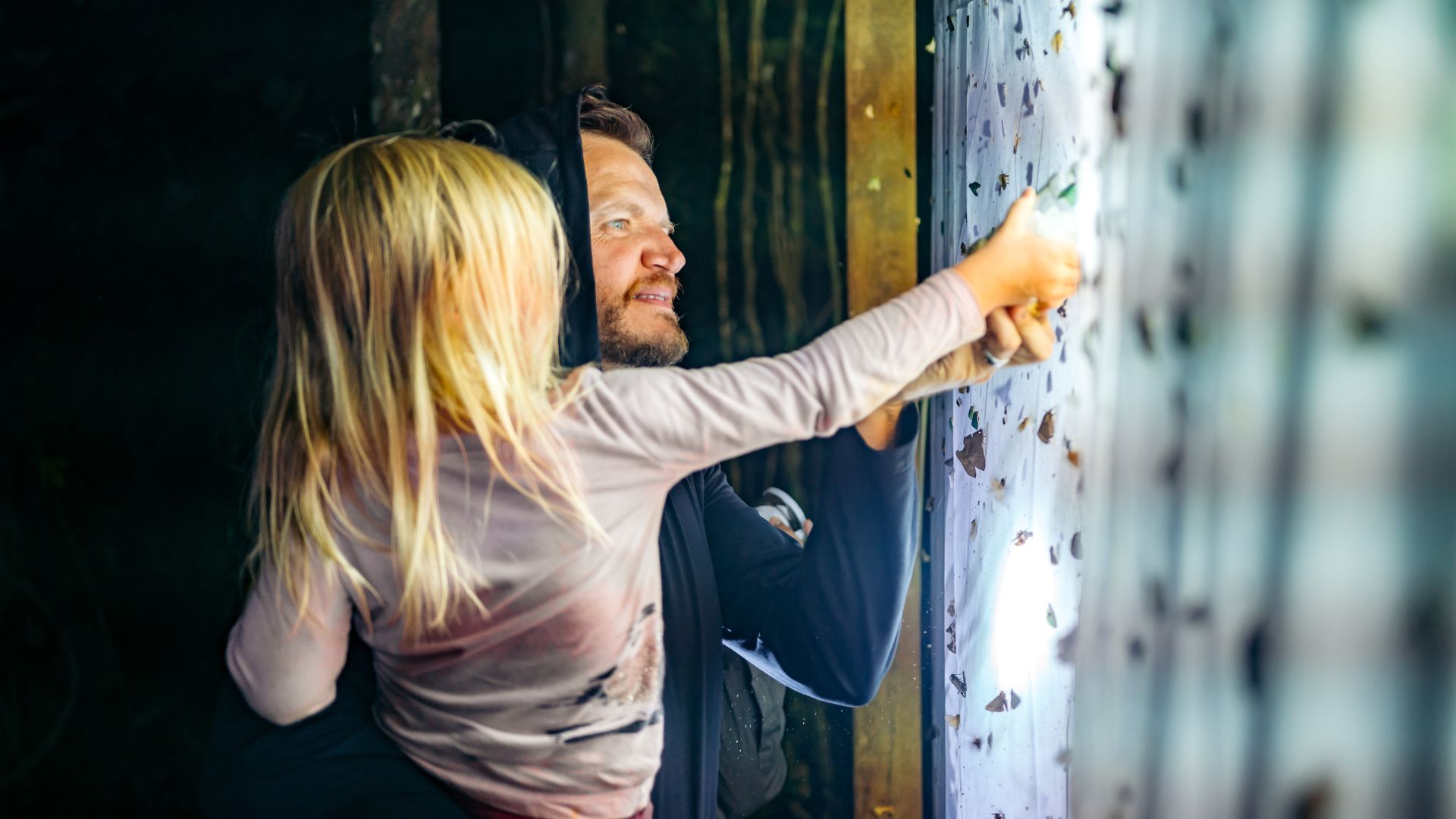 Pasajeros en trampa de luz por Carlos Gonzalez